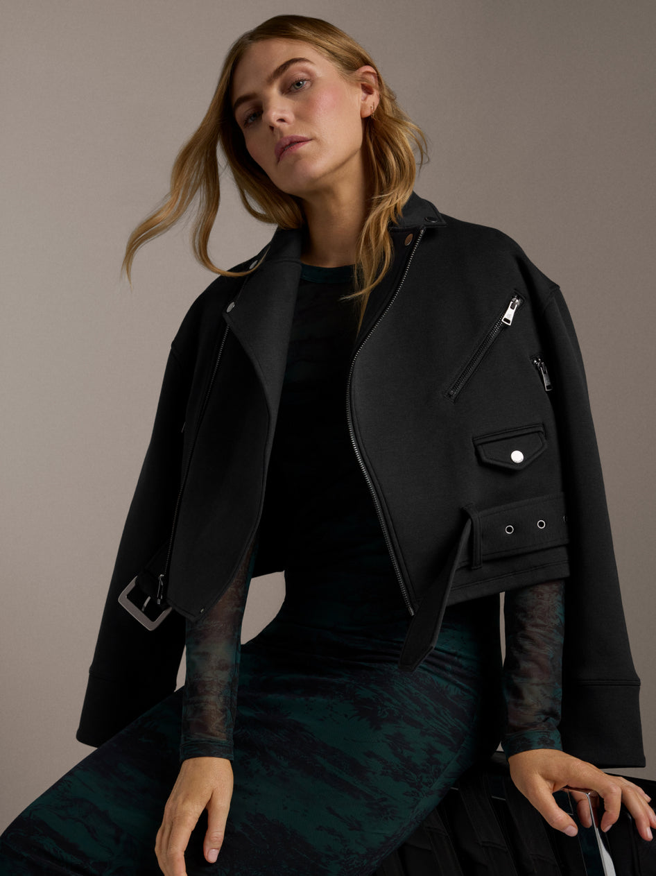 Greyson Clothiers Women's Holiday Look 6 in Frame