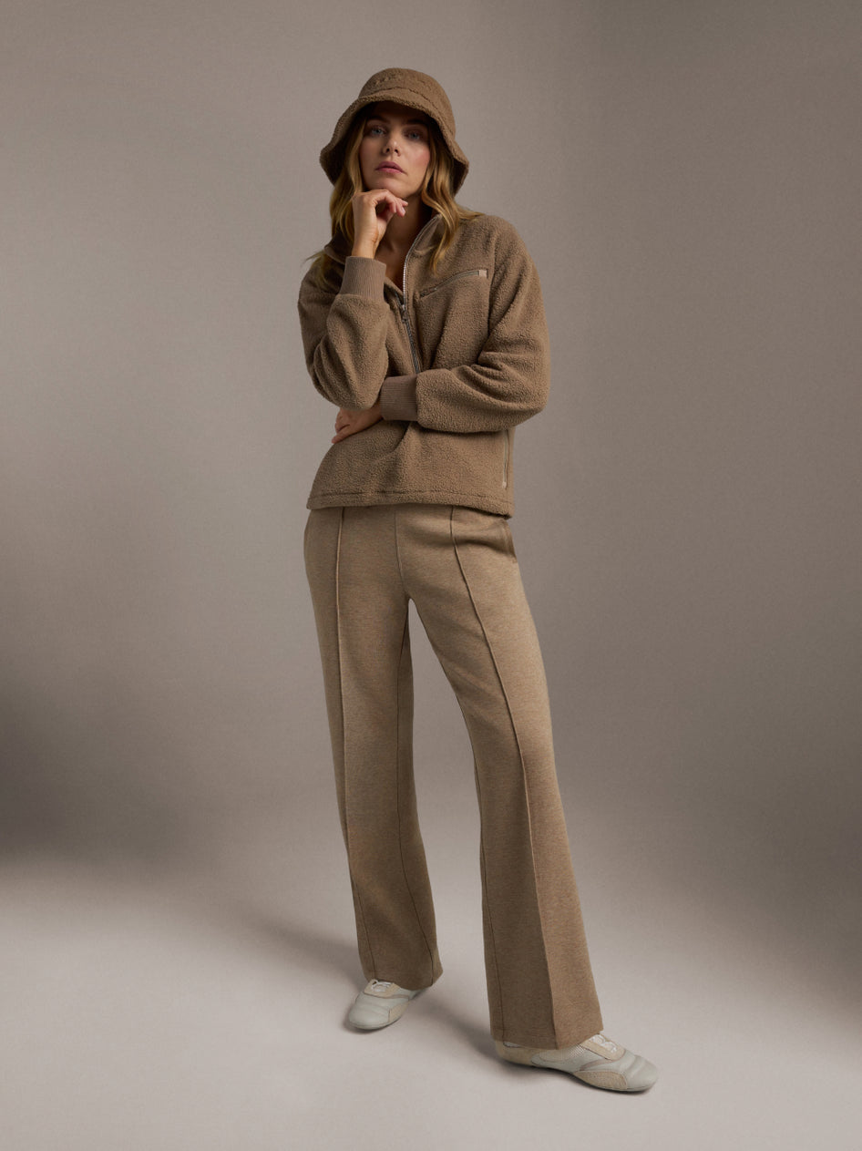 Greyson Clothiers Women's Holiday Look 7 in Frame