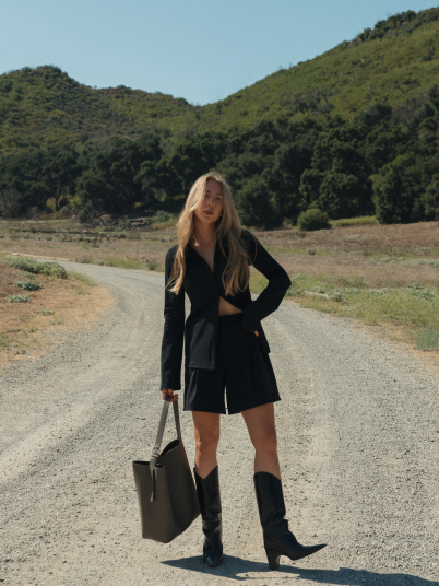 Greyson Clothiers Women's Lifestyle Look 2
