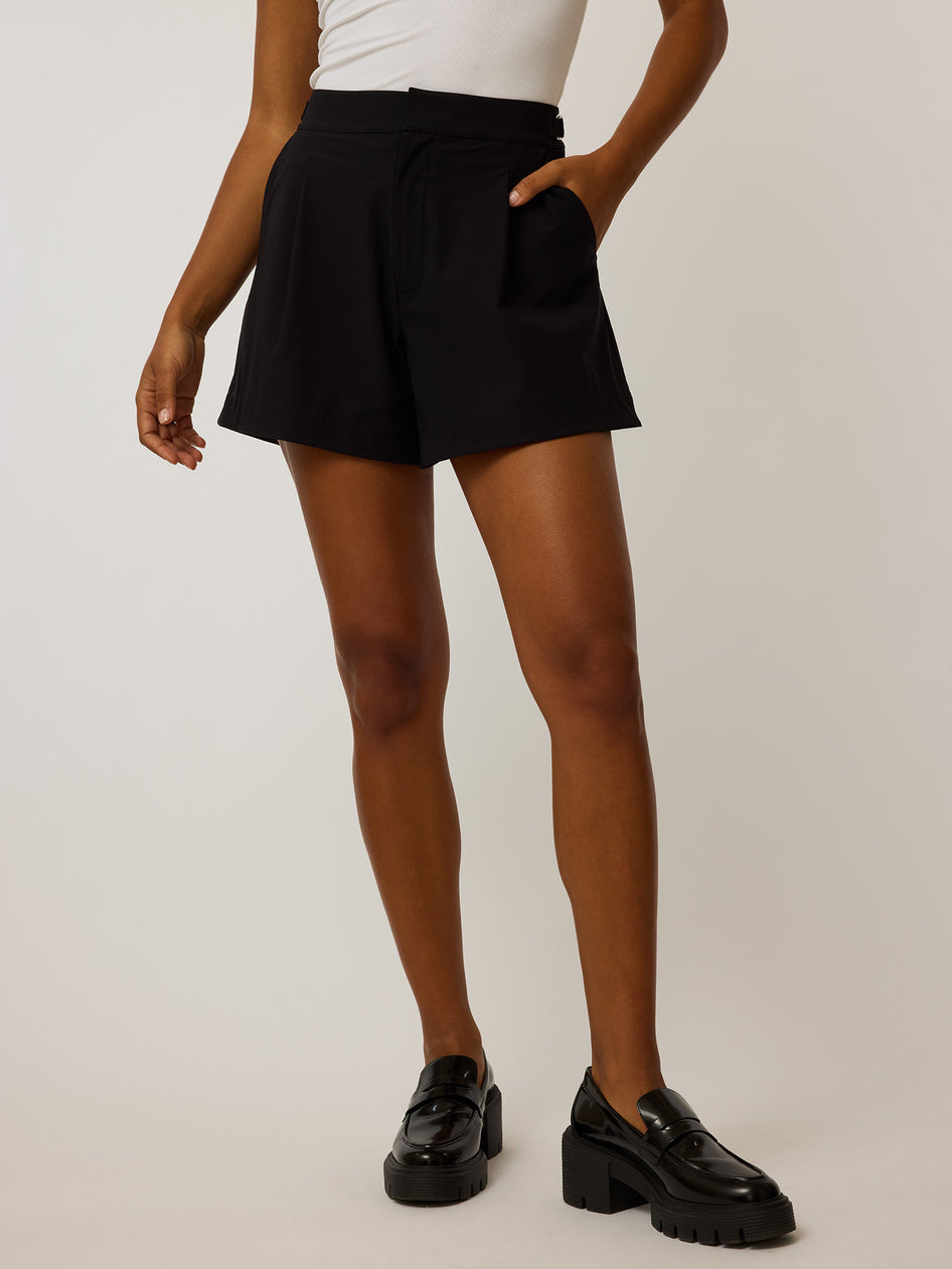 Greyson Clothiers Women's Lifestyle Look 2 in SHEPHERD