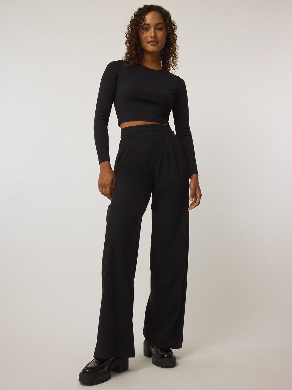 Greyson Clothiers Venus Long Sleeve Crop Top in SHEPHERD